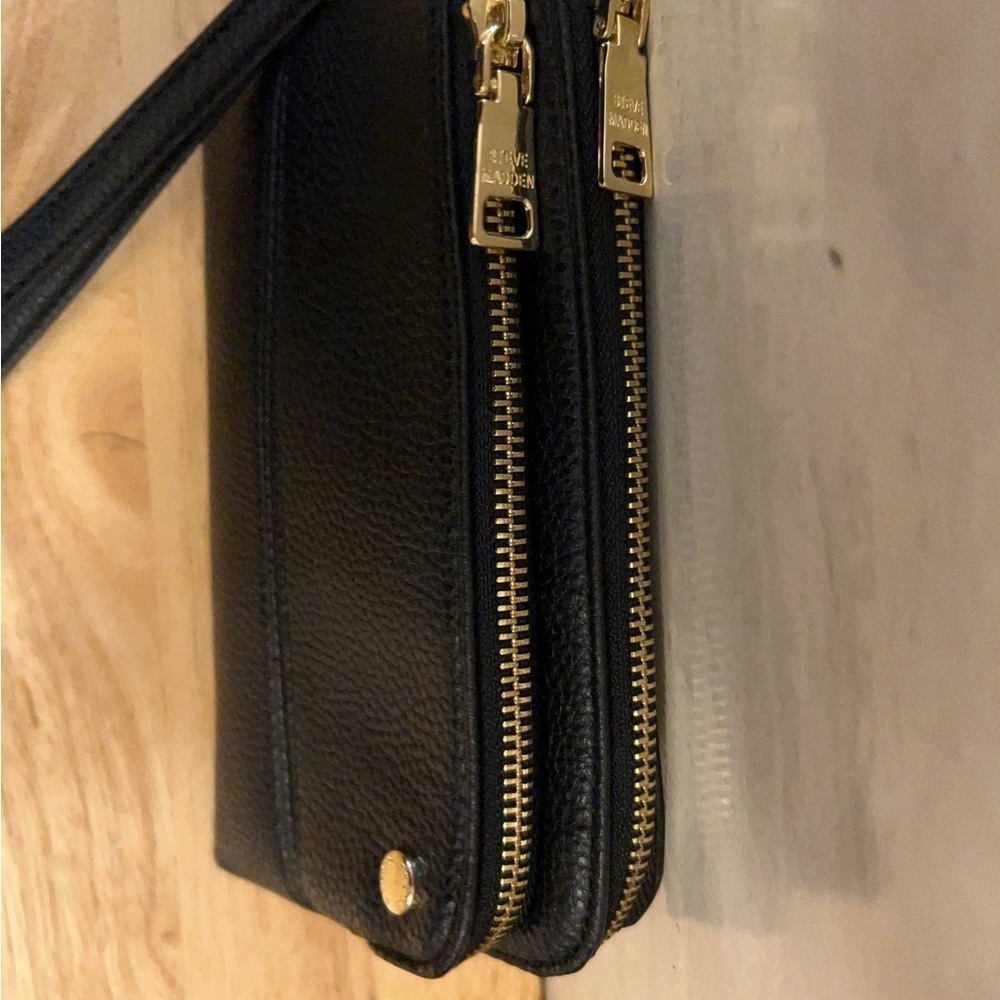 Steve Madden Trell Clutch, Elegant Black Leather Wristlet - Picture 3 of 8